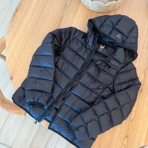Women Black Puffer Jacket aritzia TNA